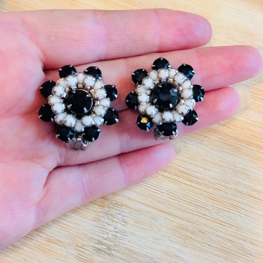 Weiss Earrings Starburst VTG Signed Jet Rhinestone Crystal Clip Round Flower 60s
